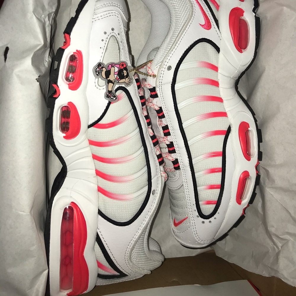 Nike Air Max Tailwind IV SE size 8